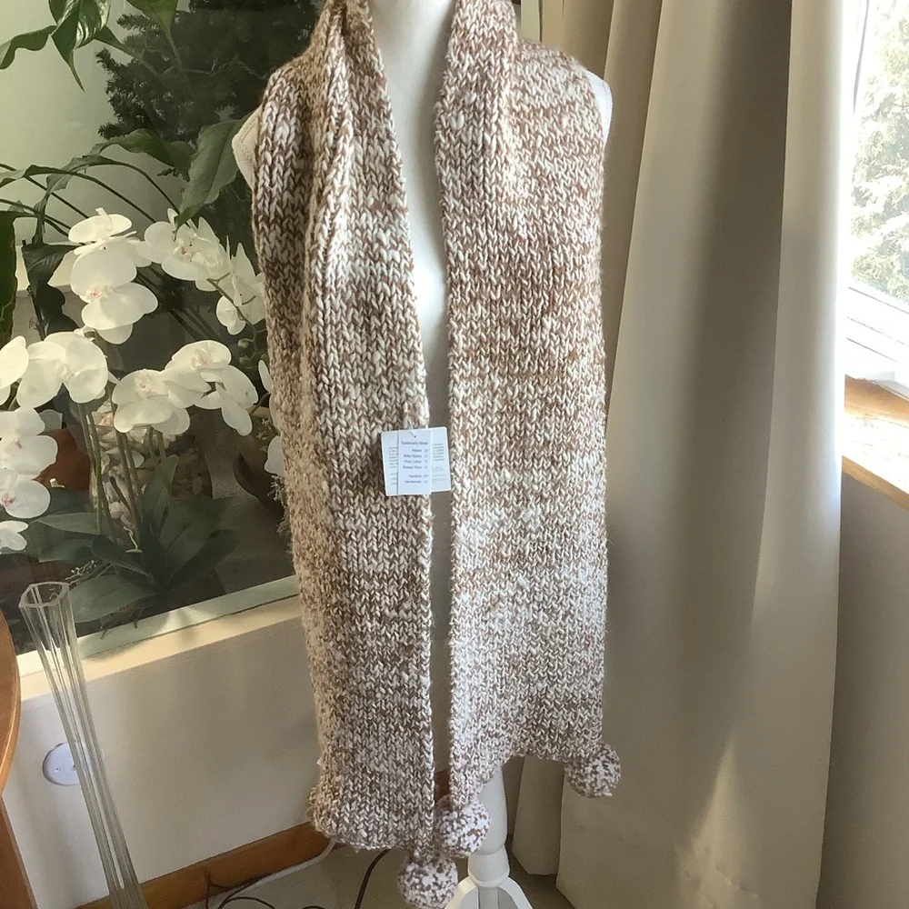New Awamaki Peruvian Handmade Alpaca Wool Knit Scarf with Pom- Poms